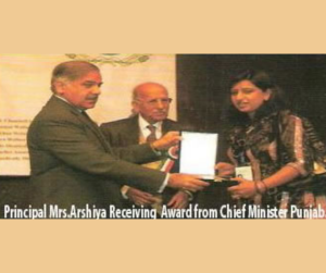 Ms. Aysha, Principal  NID Recieved Award from CM Punjab
